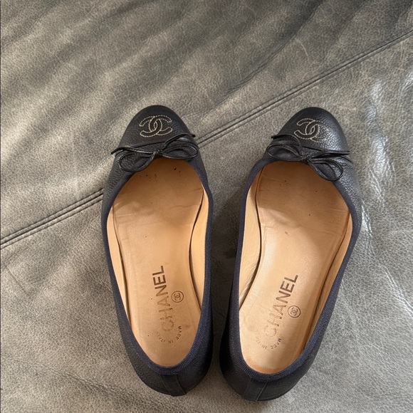 Chanel dark blue Leather Loafers with Bow - Picture 1 of 3